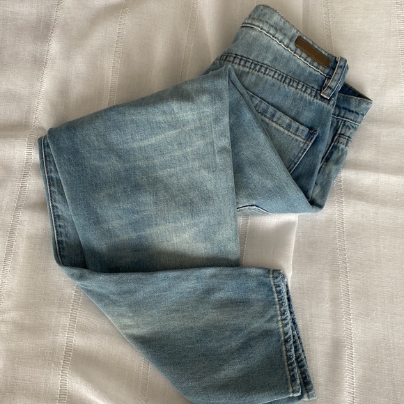 BlankNYC light wash, high rise tapered leg denim. - Picture 5 of 11